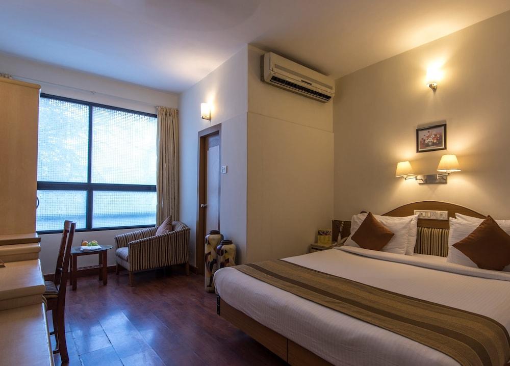 Hotel Park Central Comfort- E- Suites Pune Esterno foto