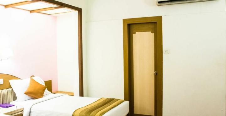 Hotel Park Central Comfort- E- Suites Pune Esterno foto