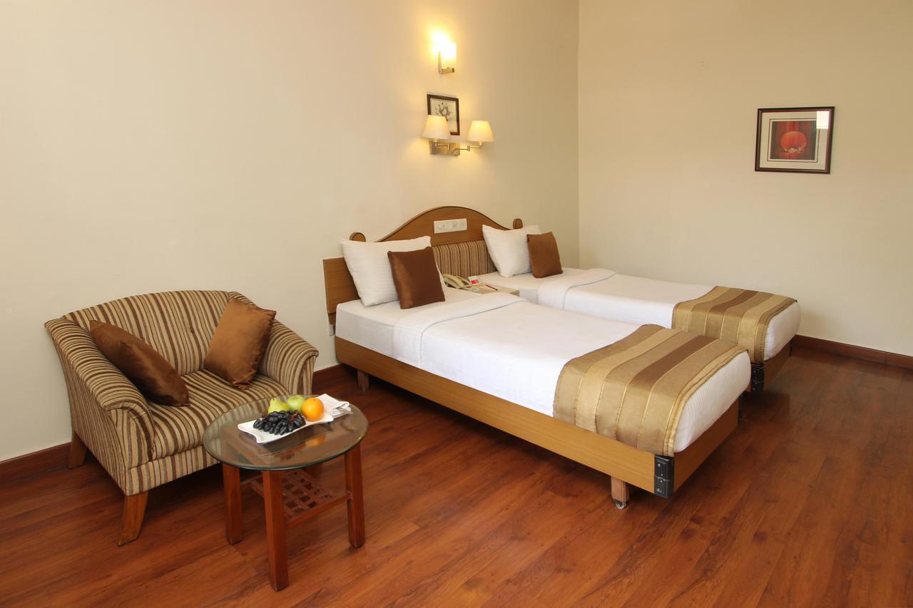 Hotel Park Central Comfort- E- Suites Pune Esterno foto