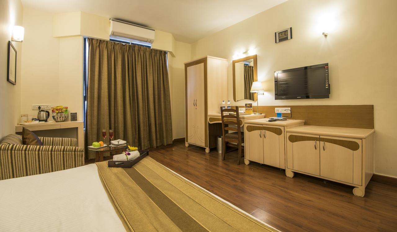 Hotel Park Central Comfort- E- Suites Pune Esterno foto