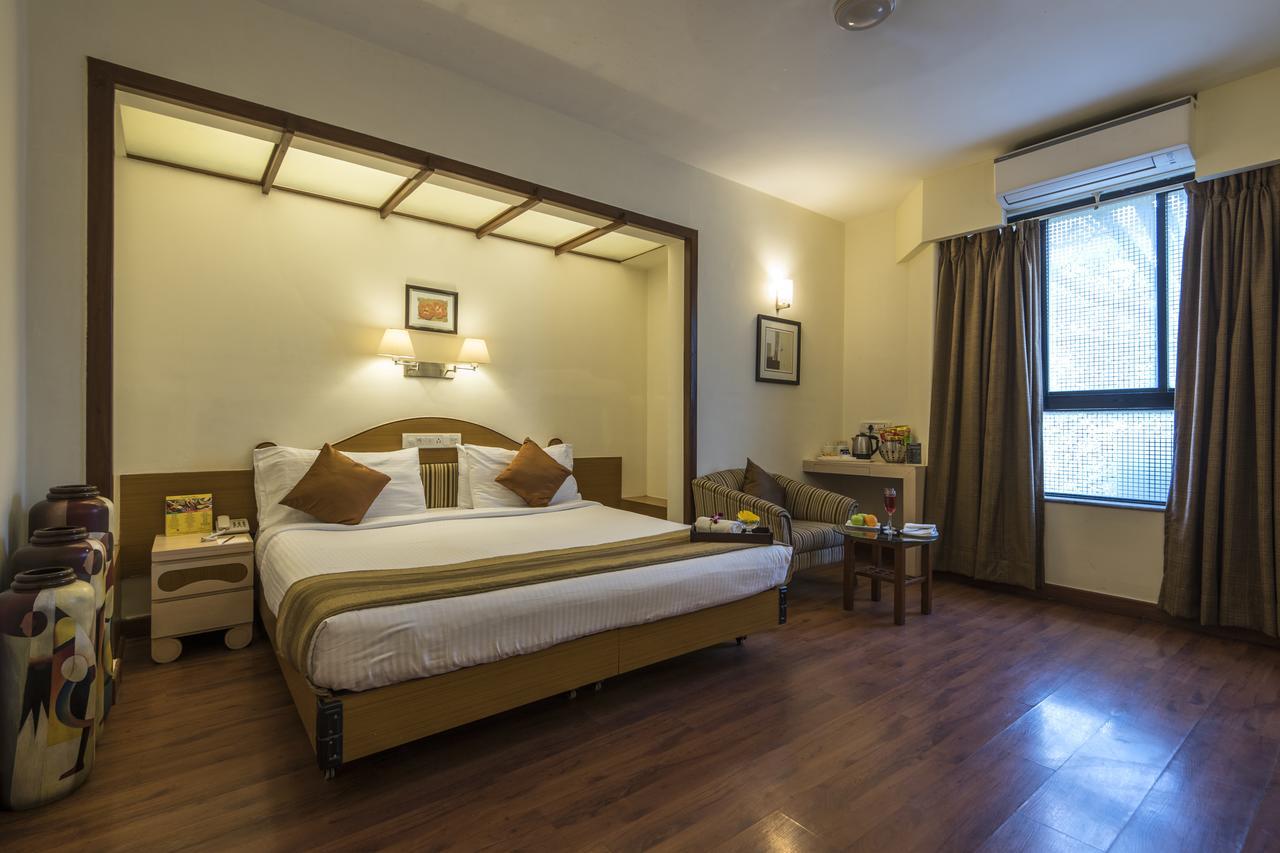 Hotel Park Central Comfort- E- Suites Pune Esterno foto