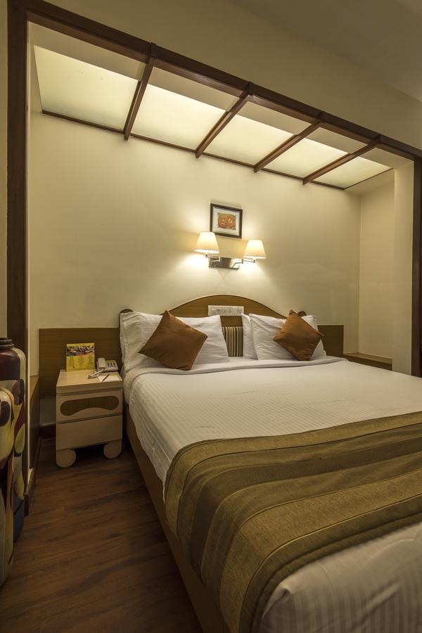 Hotel Park Central Comfort- E- Suites Pune Esterno foto