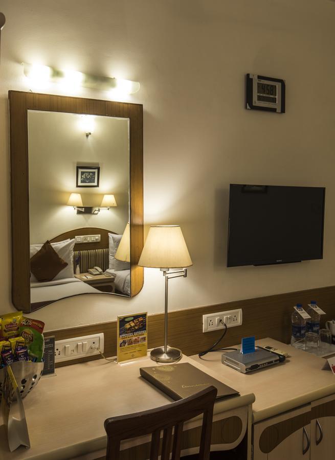 Hotel Park Central Comfort- E- Suites Pune Esterno foto