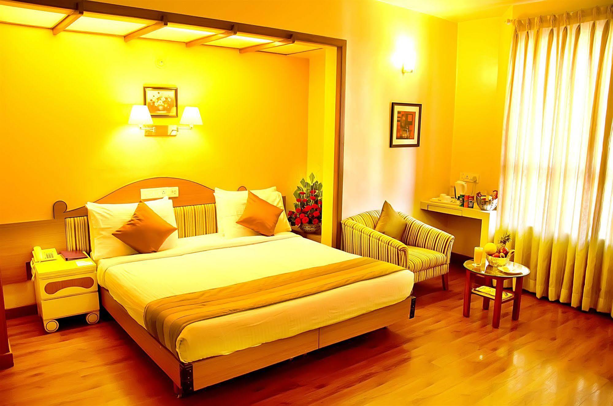 Hotel Park Central Comfort- E- Suites Pune Esterno foto