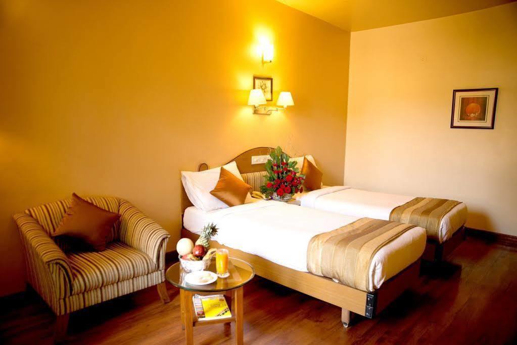 Hotel Park Central Comfort- E- Suites Pune Esterno foto