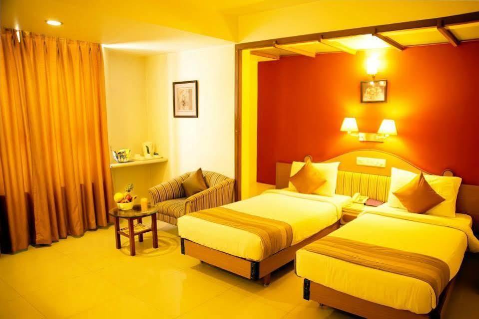 Hotel Park Central Comfort- E- Suites Pune Esterno foto