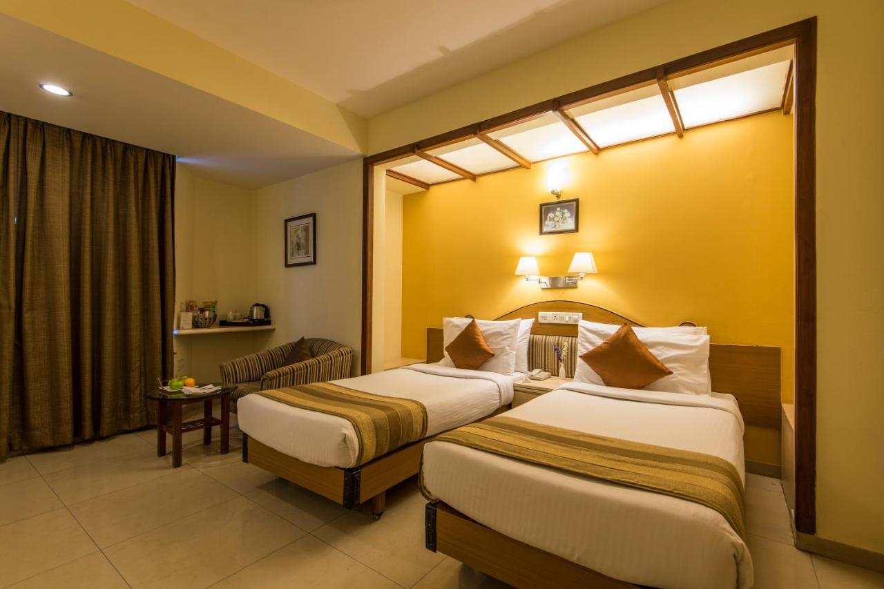 Hotel Park Central Comfort- E- Suites Pune Esterno foto