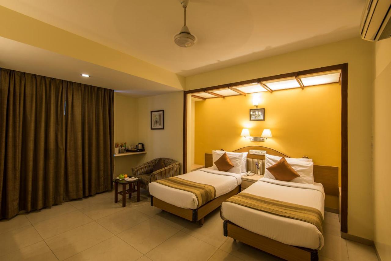 Hotel Park Central Comfort- E- Suites Pune Esterno foto